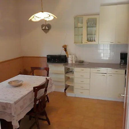 Lush Garden Hideaway Fama Near Portoroz Lägenhet Sečovlje