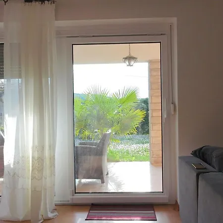 Lägenhet Lush Garden Hideaway Fama Near Portoroz Sečovlje
