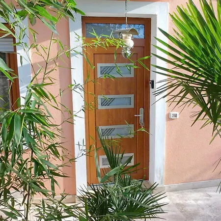 Lägenhet Lush Garden Hideaway Fama Near Portoroz *