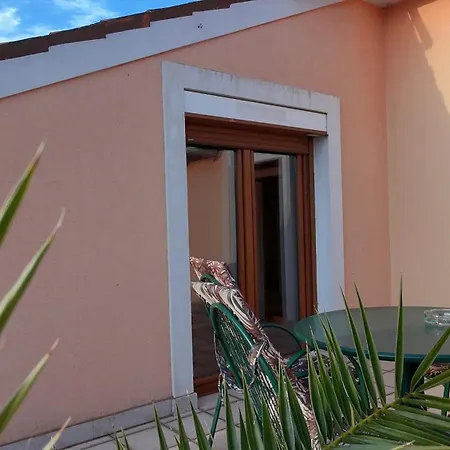 Lägenhet Lush Garden Hideaway Fama Near Portoroz